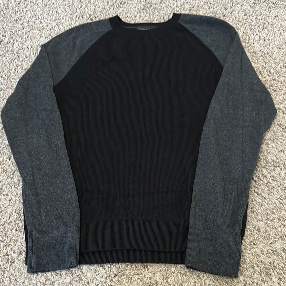 Banana Republic Black and Gray Sweater